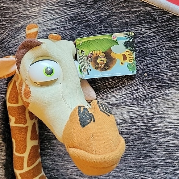 Madagascar Giraffe Poseable Legs and Neck - Picture 2 of 2